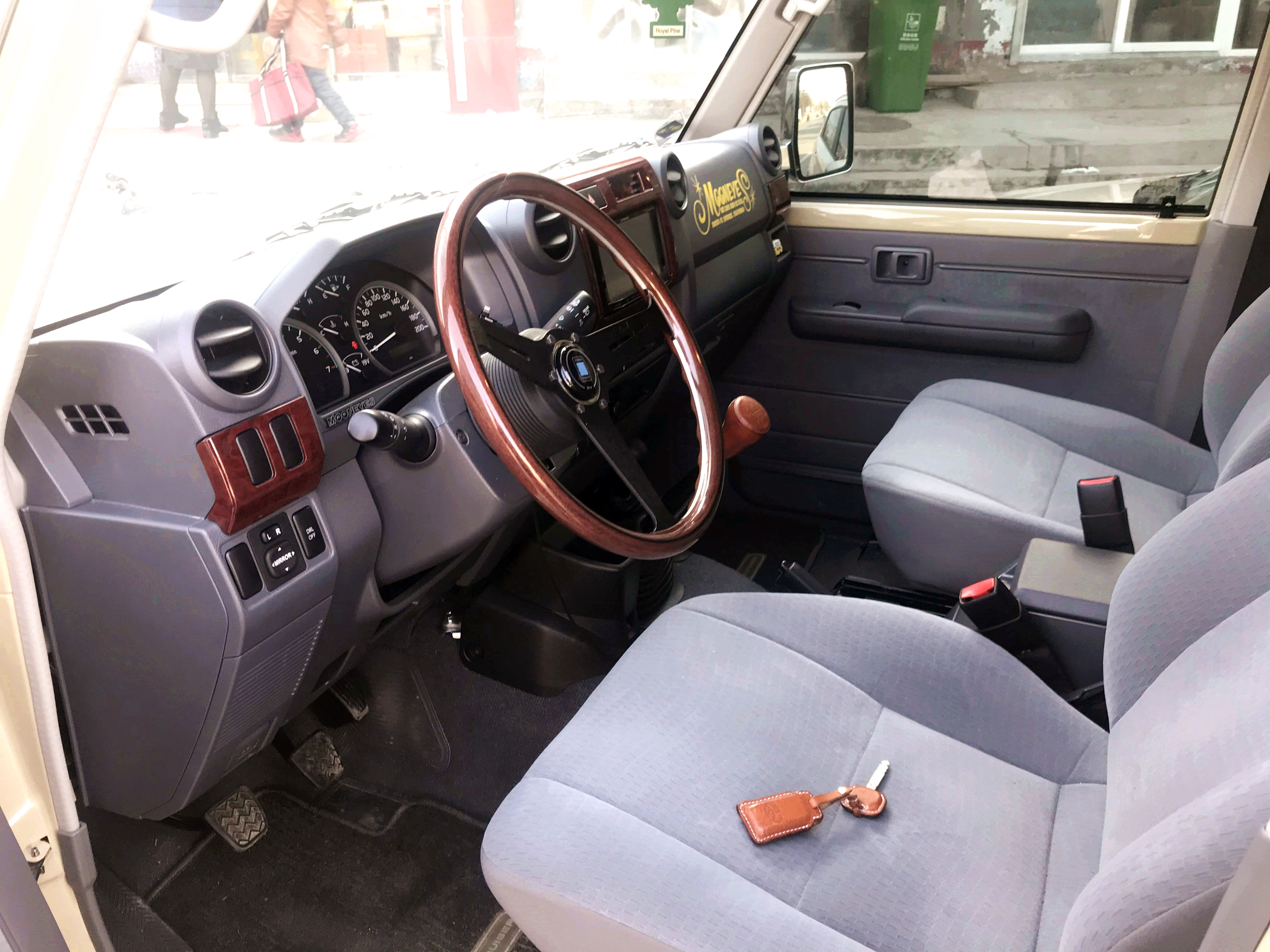 全新陆巡5.7试驾,陆巡v6版测评