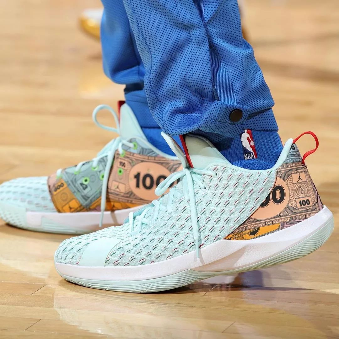 詹姆斯21代篮球鞋nba球员上脚,nba球星上脚球鞋詹姆斯18low