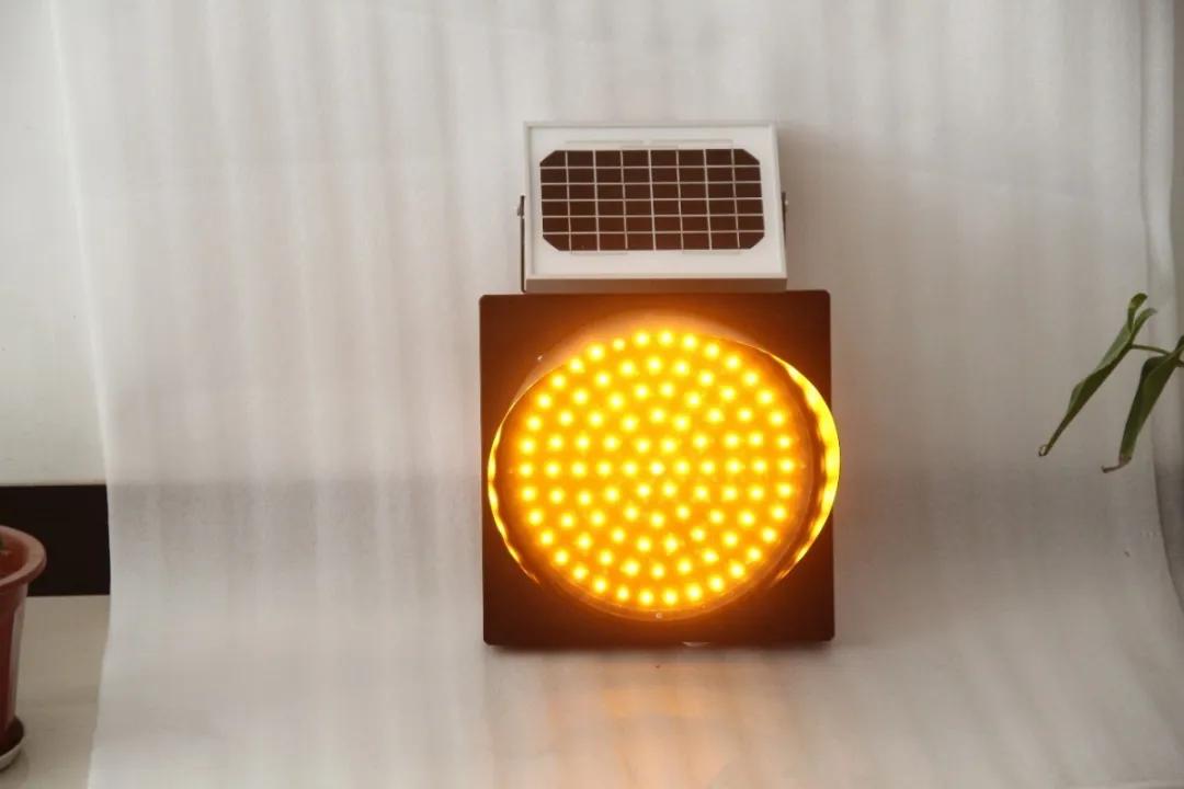 深圳太阳能闪灯生产厂家,太阳能充电两用灯厂家直销