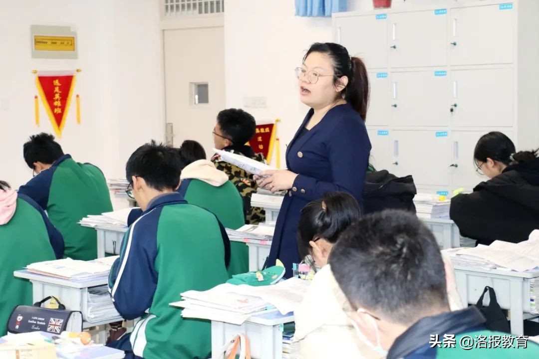 教师风采展环创,教师风采艺术展