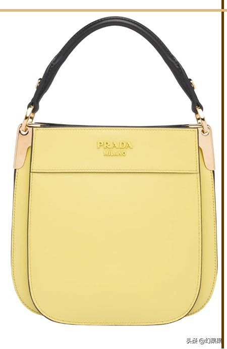 普拉达prada2023新款包包,prada普拉达三合一包包搭配