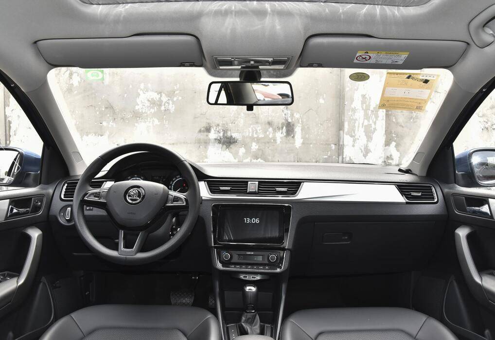 月薪4000能养得起a6吗,月薪4000能养得起5系吗