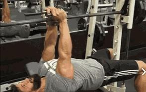 胸练到什么程度可以练中缝,新手高效练胸中缝