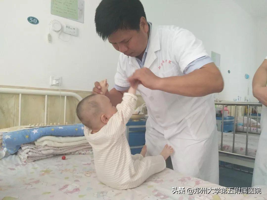 把握“救命”与“救智”平衡,病毒性脑炎患儿再次喊出“爸爸”