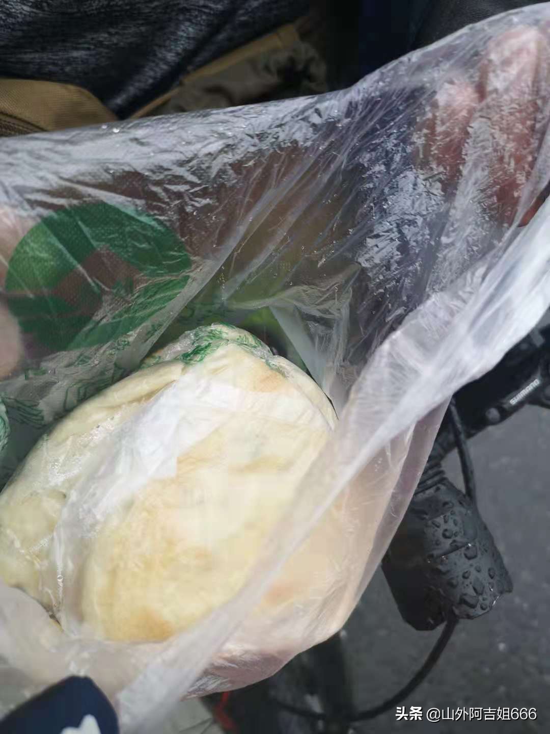 阿吉姐无搭车骑行318川藏线日记--雨天翻越海拔4720的色季拉山