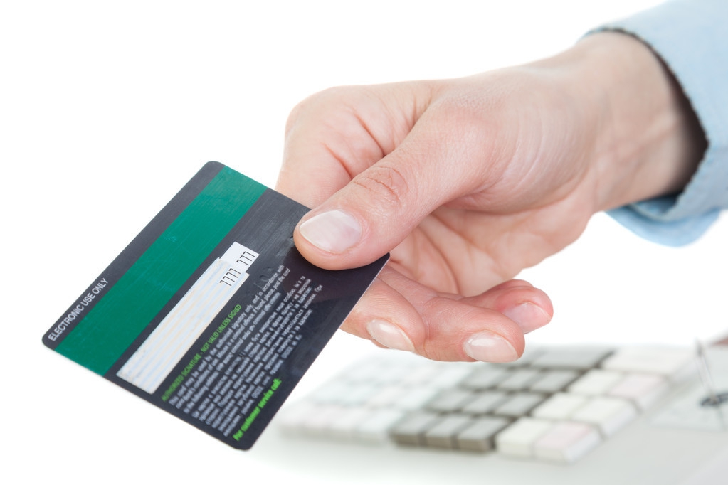 美发培训机构不给退费怎么办,美容美发店不给退卡怎么办呀