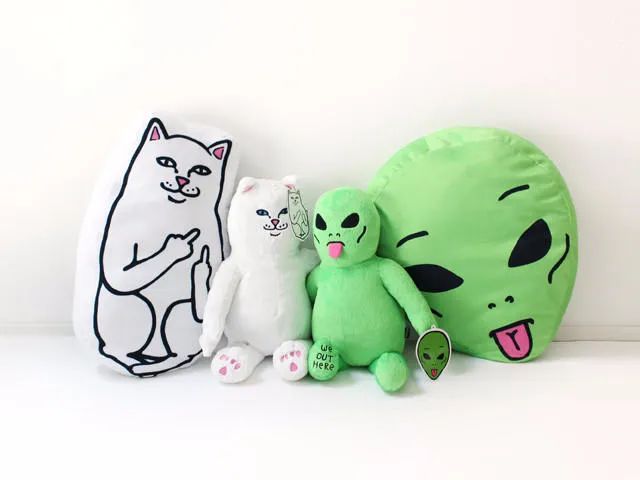 *戏调**Supreme的贱贱白猫RIPNDIP