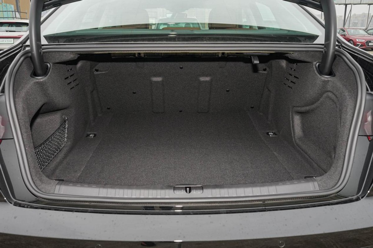 宝马五系奥迪a6l奔驰e级价格对比,2020款a6l推荐配置