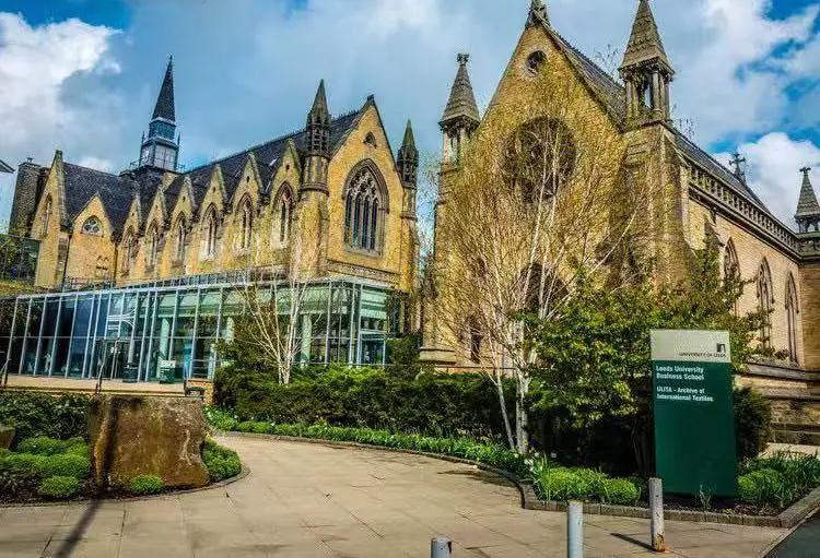 英国利兹大学值得读吗,留学英国利兹大学秋季