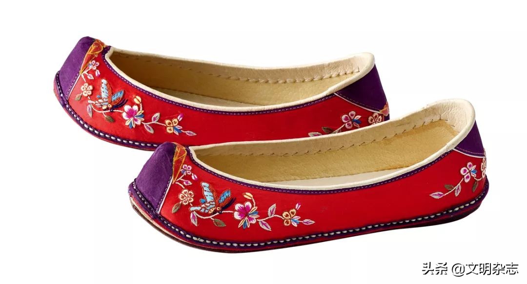 韩国传统高定服饰图片,一衣带水的韩语