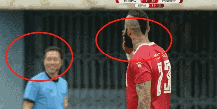 一记回旋踢,一记贴地斩将球踢进韩国球门