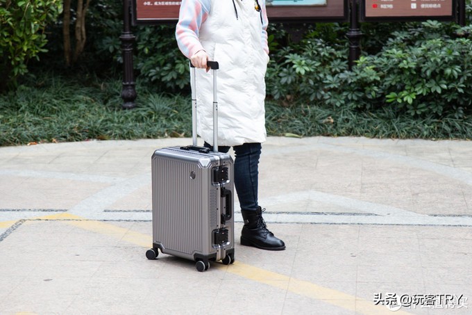 镁铝合金行李箱拉杆箱,拉杆行李箱哪款比较好用