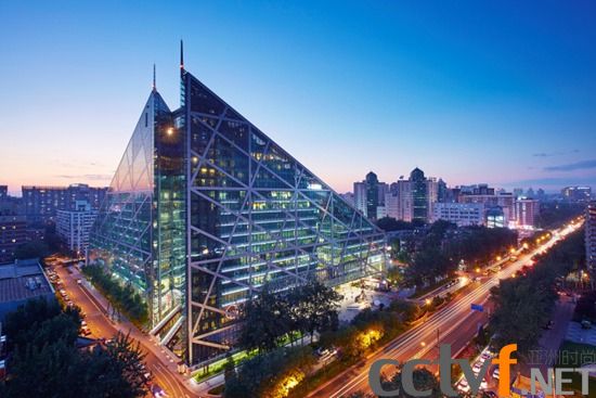 芳草地携手刘若望共发起龙舟公共艺术项目暨媒体启动仪式在京举行