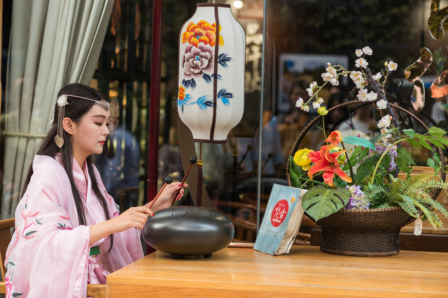 梨花似雪,伊人如梦