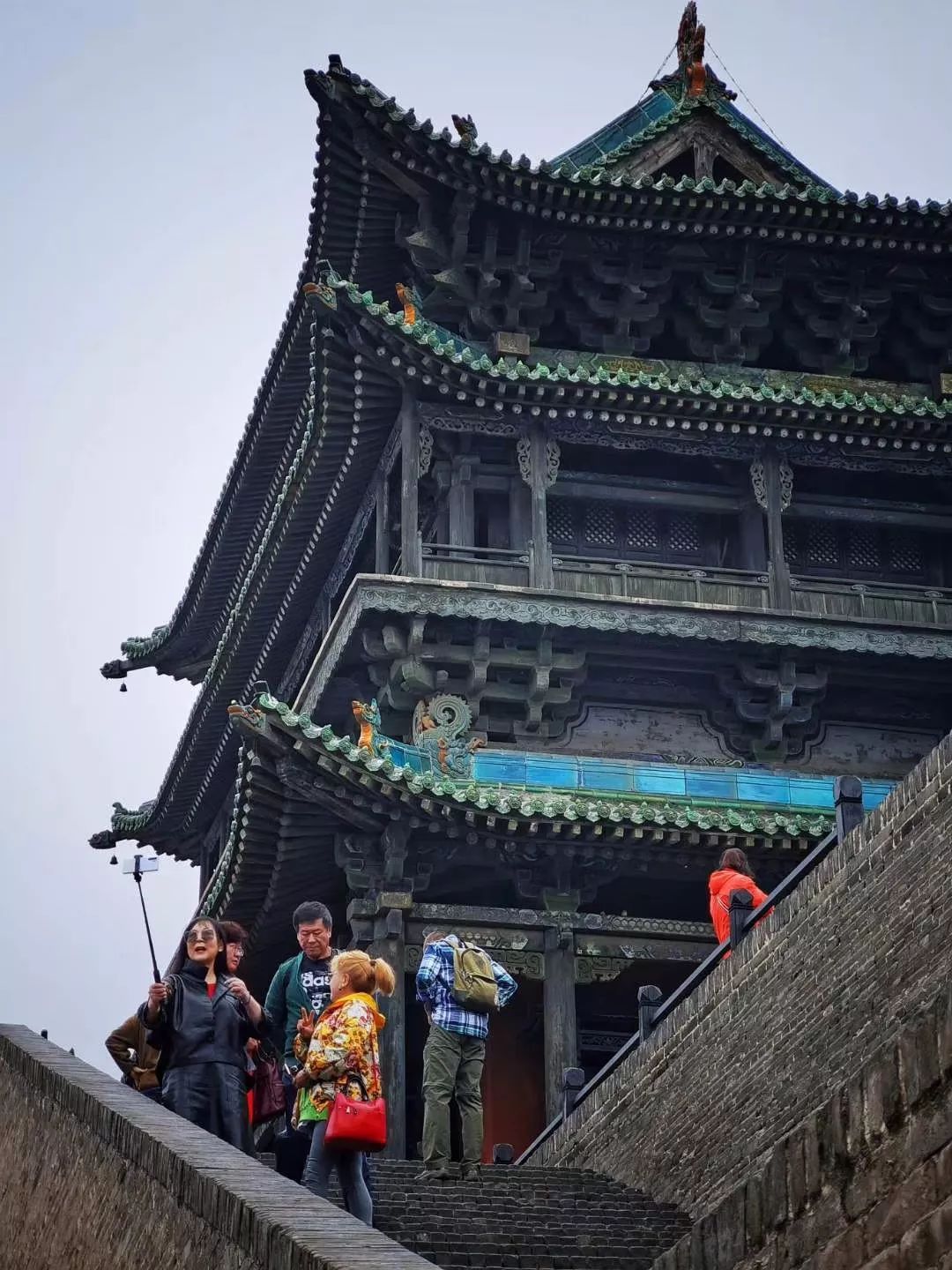 一座神人共栖的“煤都”