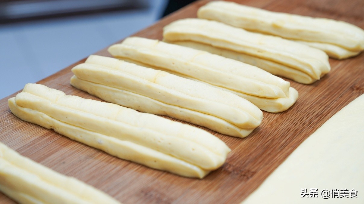 炸油条放鸡蛋好还是不放鸡蛋好,炸油条只放酵母泡打粉鸡蛋可以吗