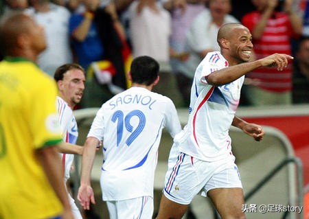 他是永恒的枪王之王，世界欠他一个“世界足球先生”