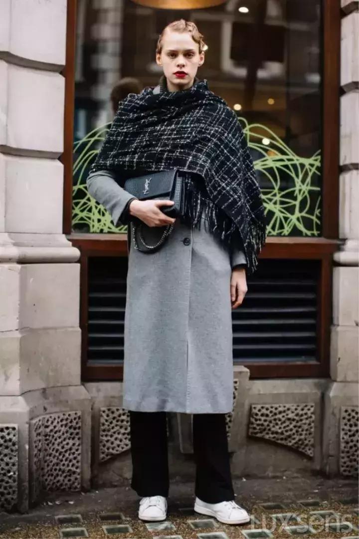 一千块可以买得到lv外套吗,一万一买的gucci包还能值多少钱