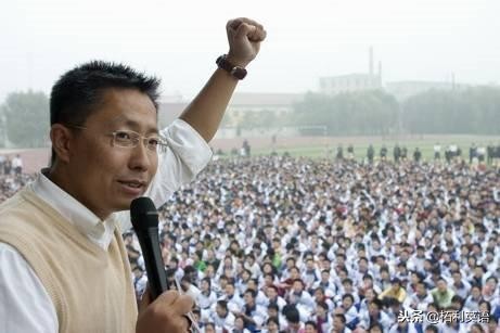 李阳疯狂英语李阳哪里人,疯狂英语李阳美籍老婆近况