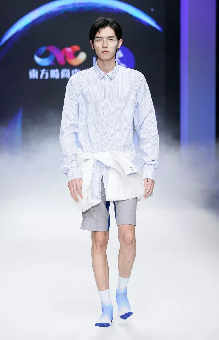 星光大赏王一博肖战粉丝battle,肖战看吴世勋和王一博battle