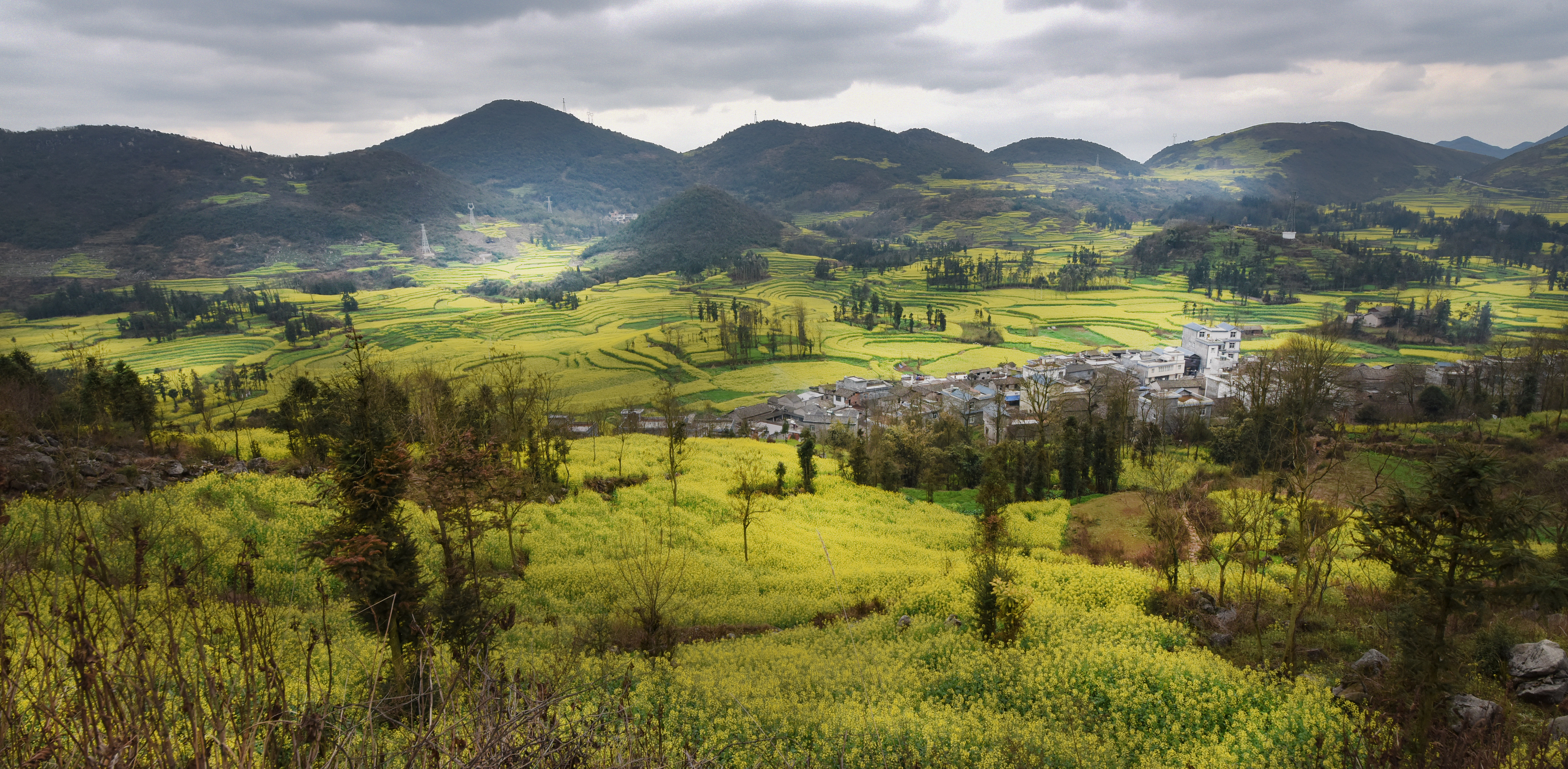 东川红土地螺蛳湾看日落最佳地方,下雨天的螺蛳湾