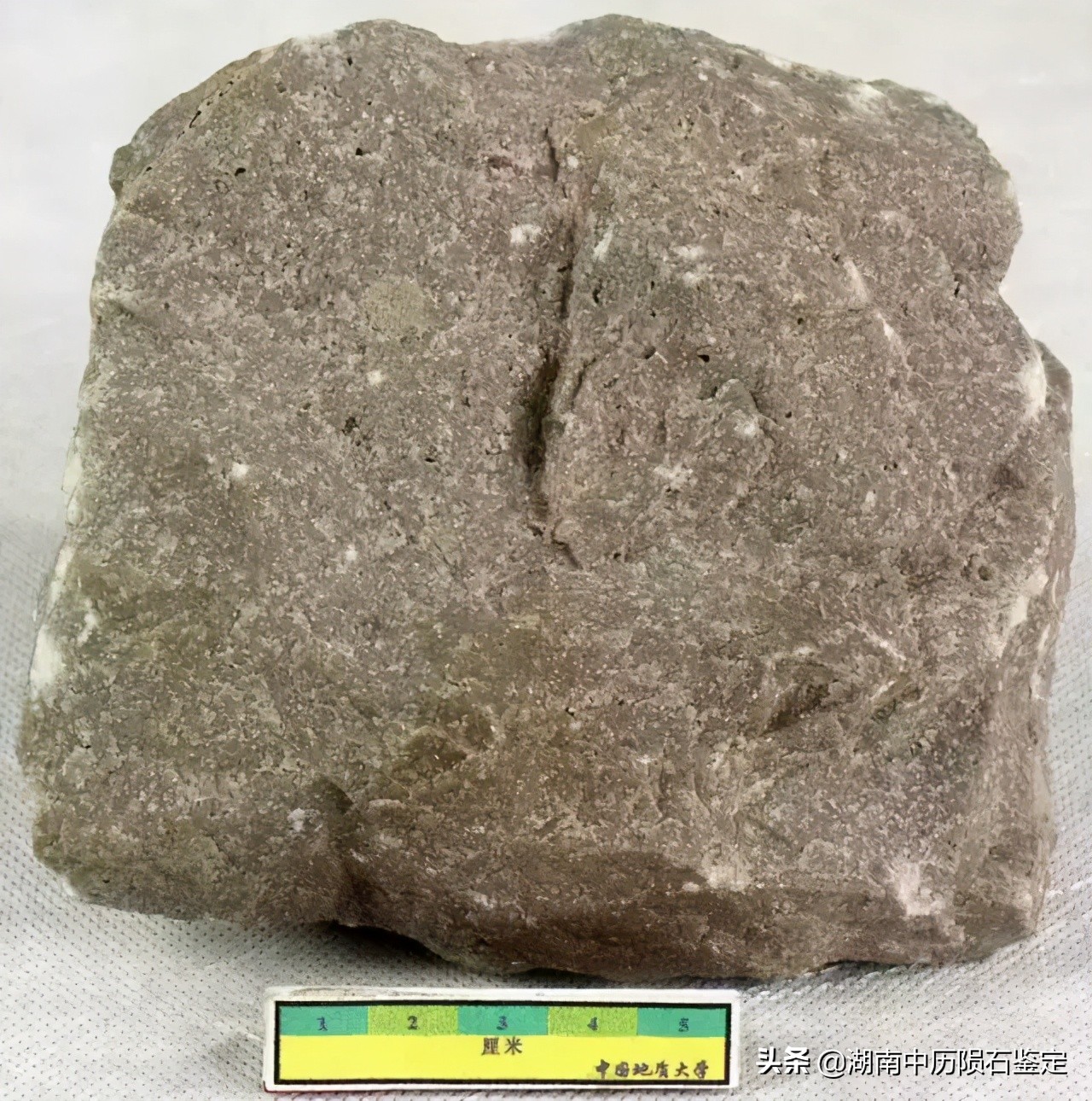 月球陨石与地球矿石的区别,月球陨石和矿石有什么区别