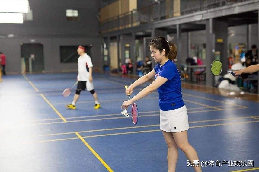 羽毛球个人心得50字,分享自己练羽毛球的艰辛