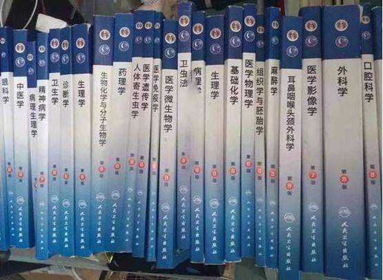 毕业多年后才发现，“师范生”和“医学生”的差距，简直云泥之别