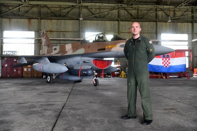 6亿美元军用飞机,f16战斗机出售价格