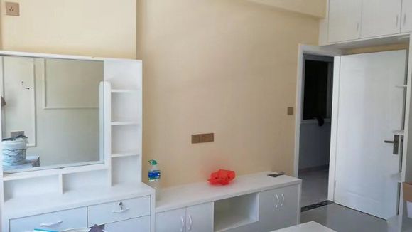 全包只花了11万，连床都是木工现场包做，打扫干净就差沙发电视了