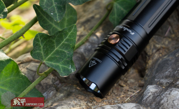 fenix菲尼克斯pd36rv2.0,fenix手电pd40r与pd36r哪个好