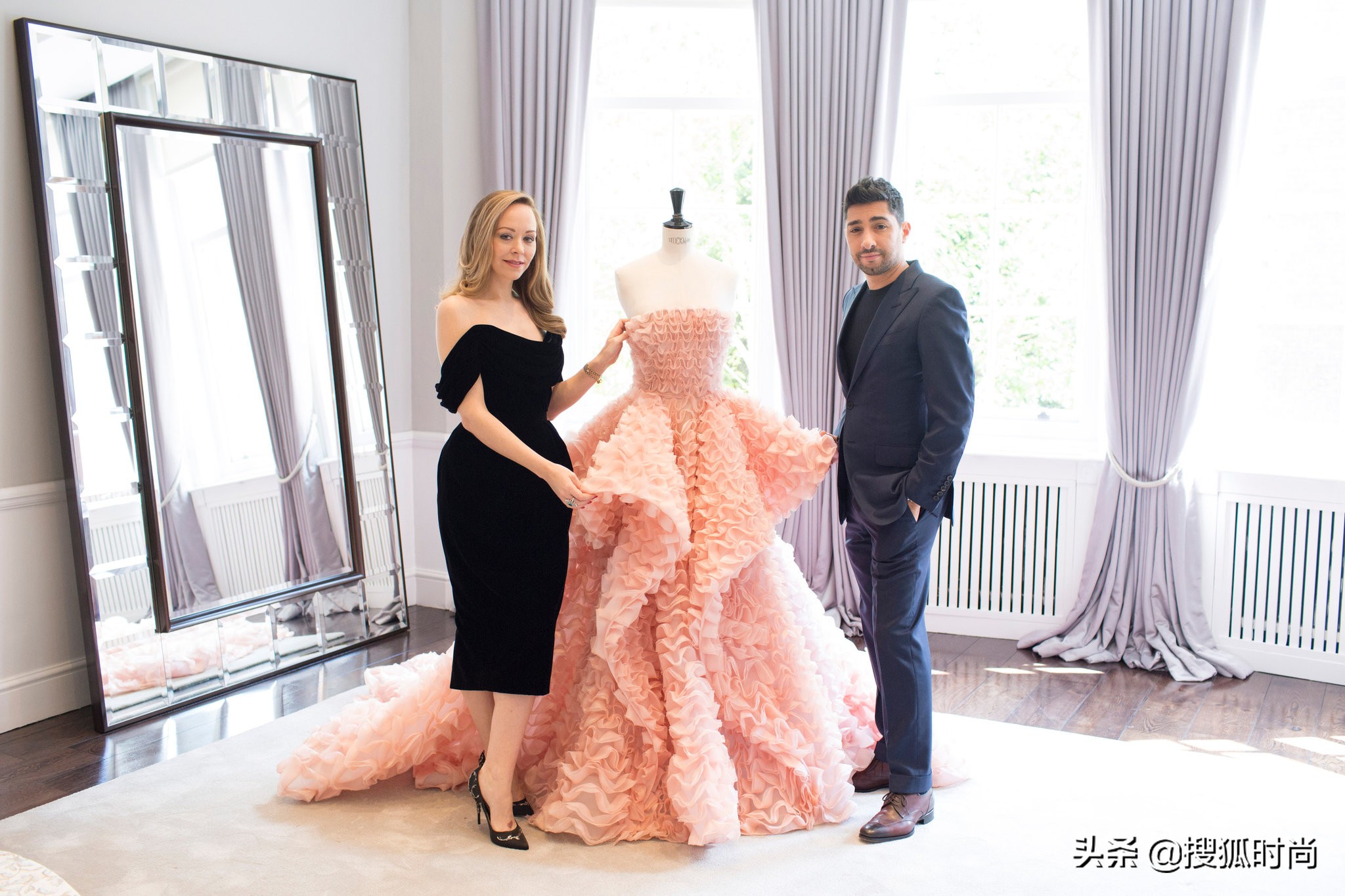 李宁被炒的鞋,李宁球鞋被扔掉