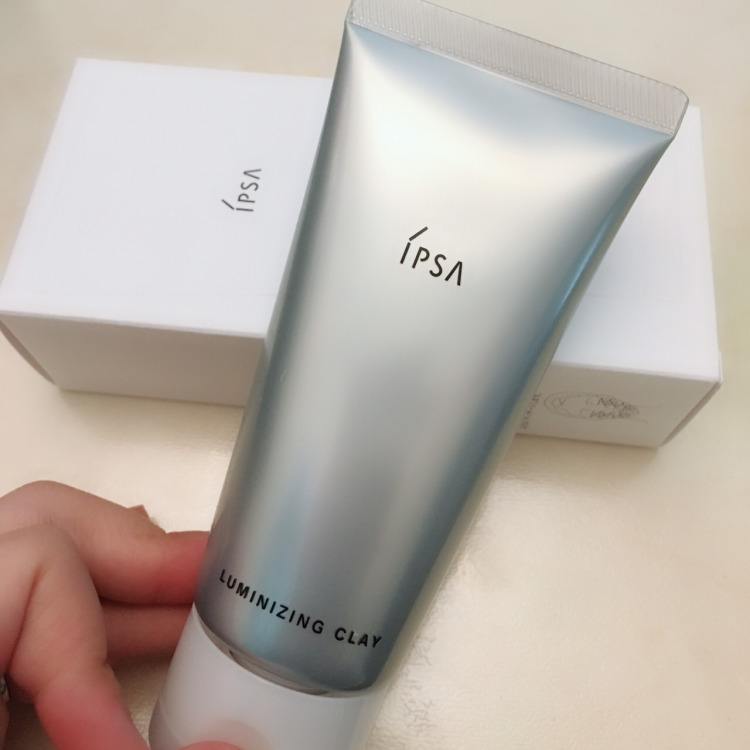 油皮适合用什么护肤品，吃土踩雷这些你一定要知道