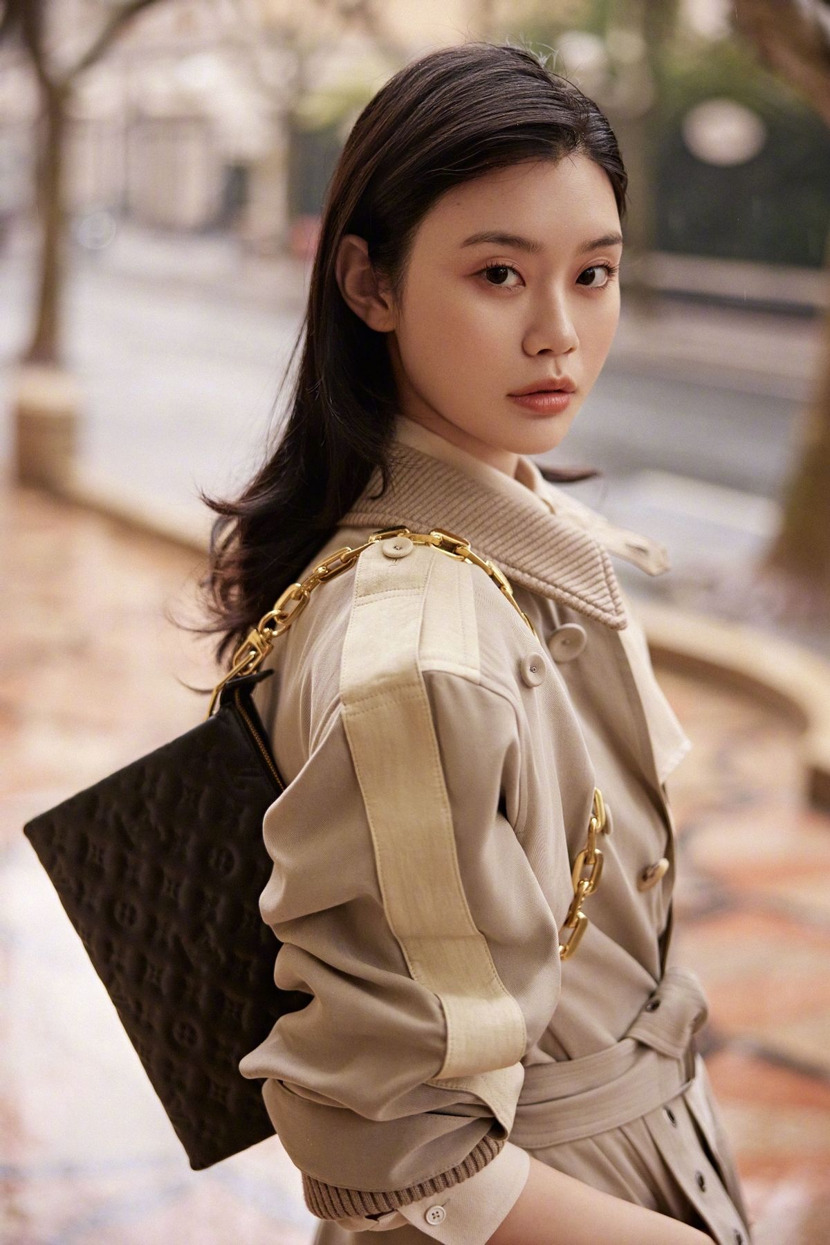 奚梦瑶挺孕肚出席活动,奚梦瑶挺孕肚上节目