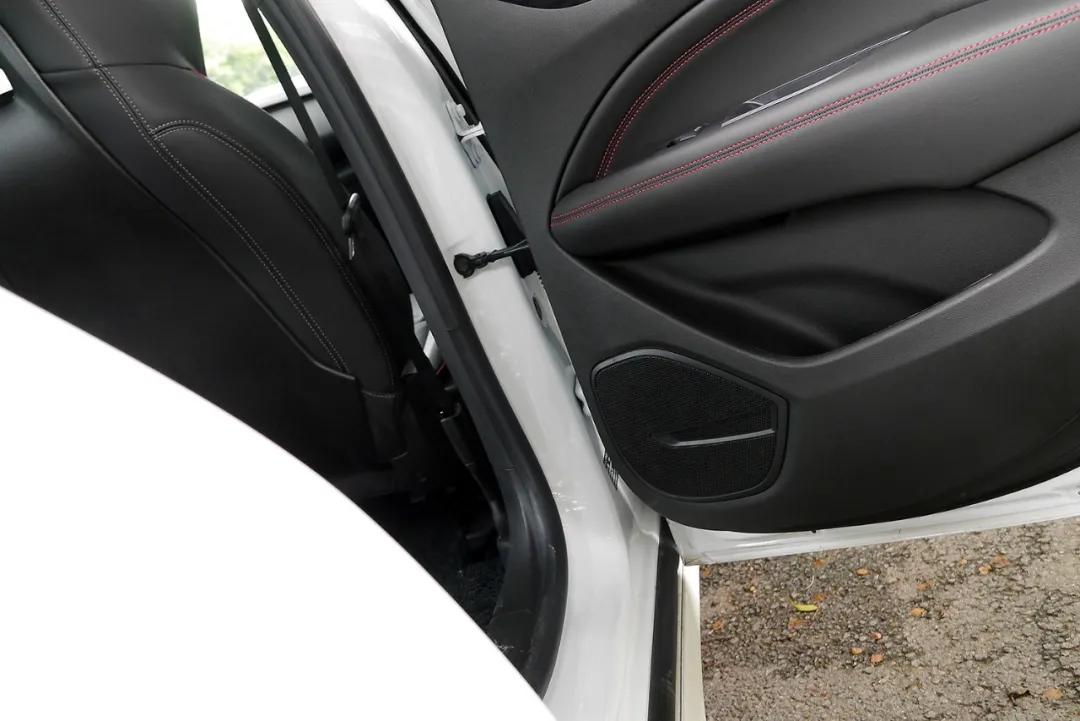 花钱办健身卡了还要自己去,君威gs的bose音响