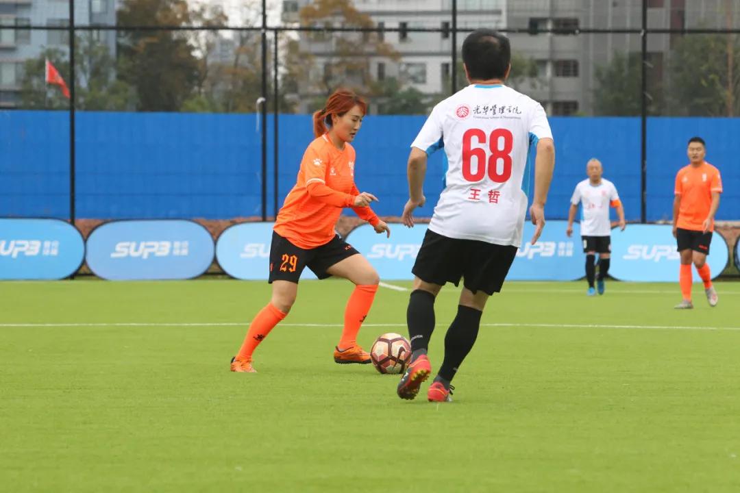 一场足球比赛点面结合,来场热血沸腾的球赛