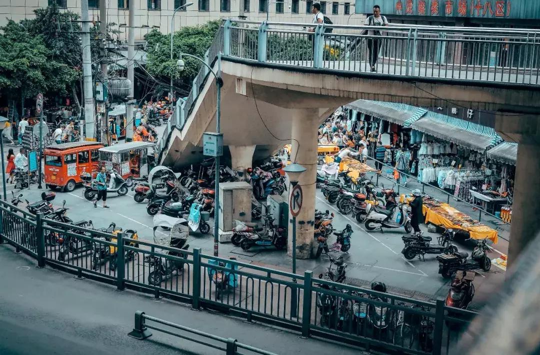 荷花池vs春熙路,成都荷花池攻略技巧