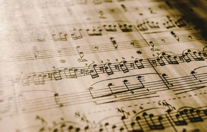 唱歌时怎样打开喉咙用气息唱歌,唱歌不知道节奏技巧和发声方法