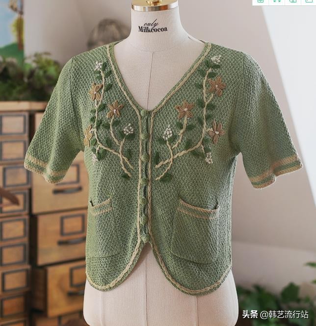 2022韩版秋季流行的衣服款式,给推荐几款韩版服装