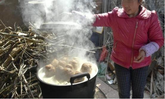 摆摊卖面条的真实收入,摆摊卖面条的真实案例