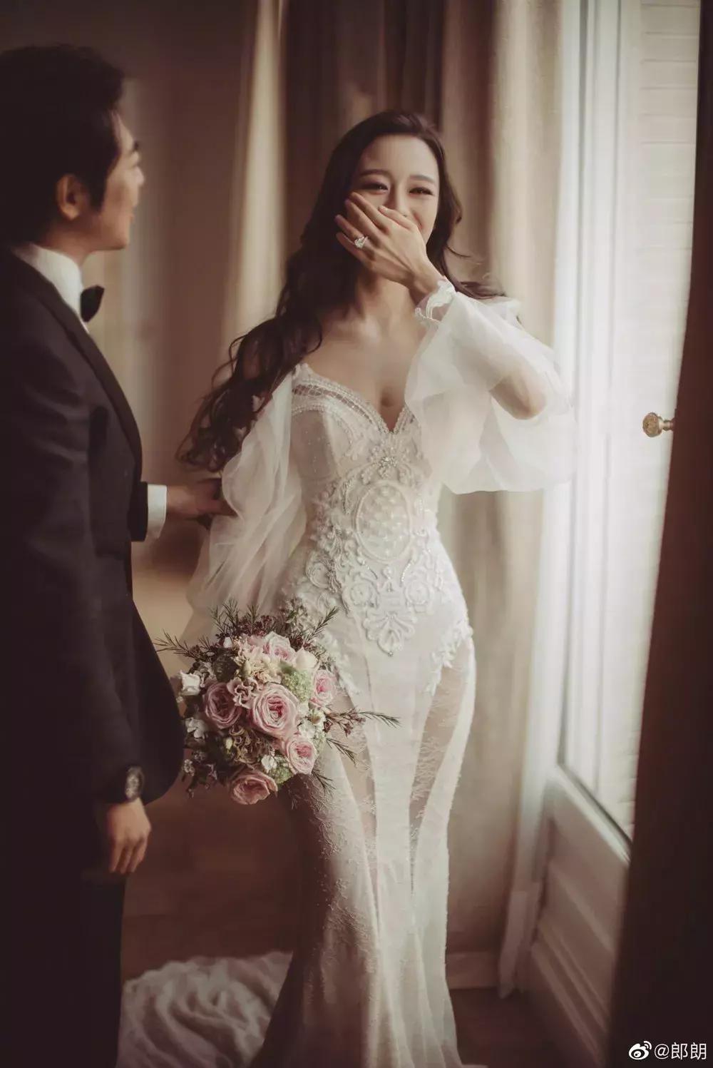 能嫁给王子的从来就不是“灰姑娘”，一起来看这场举办在世界五大宫殿之一的世纪梦幻婚礼吧