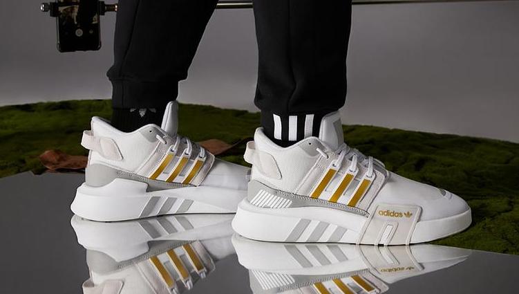 推荐adidas钉鞋平价,adidas带boost的鞋有哪些