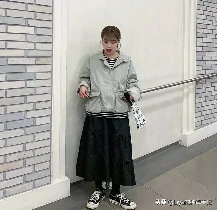 女童白色羊羔毛卫衣6-12岁潮款,大版的羊羔毛卫衣怎么搭配