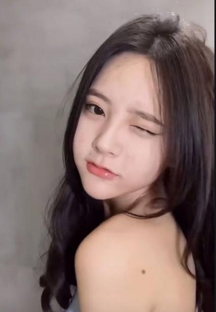 从拼车名媛到替夫捞金，掌握千万流量的卖肉西施，比你想得更会玩