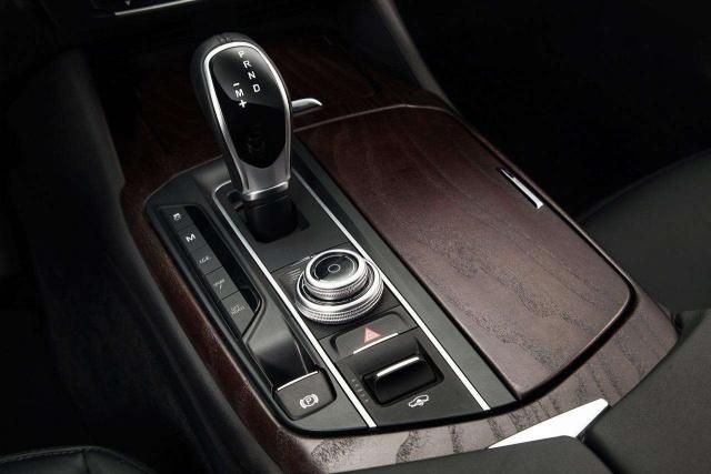 下陡坡路段制动突然失效正确做法,下陡坡熄火刹不住怎么办