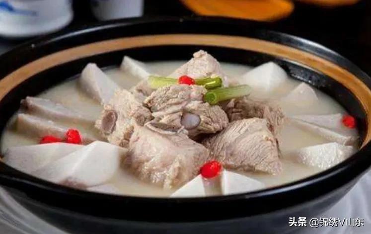 朋友来家吃饭做几个家常菜,朋友来家里做了一桌子菜