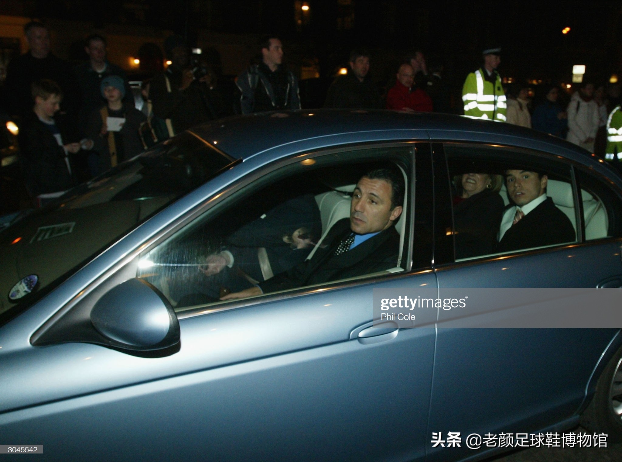 脾气最火爆的巴萨巨星，脚踩皇马球衣和裁判的脚，曾被终身禁赛