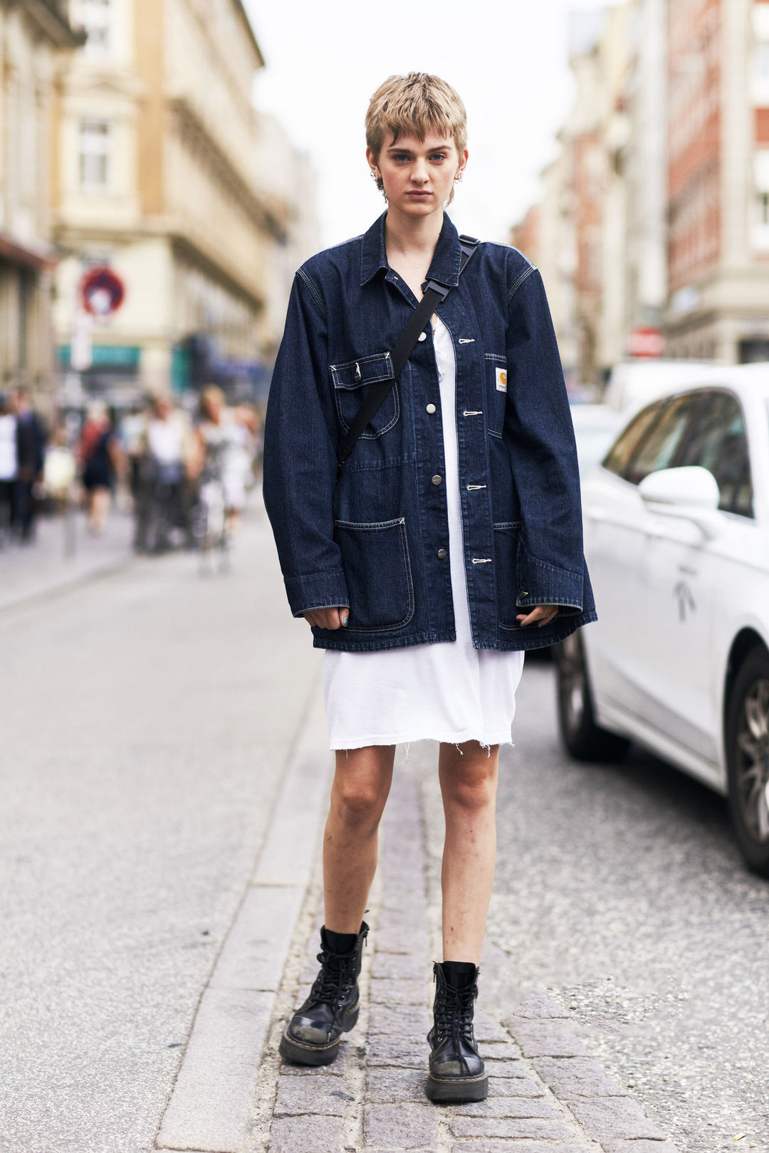 今年夏天爆款马丁靴,马丁靴今夏流行