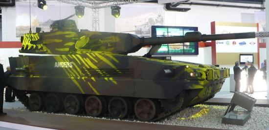 15式轻坦能空投吗,15式轻坦能击穿多厚装甲