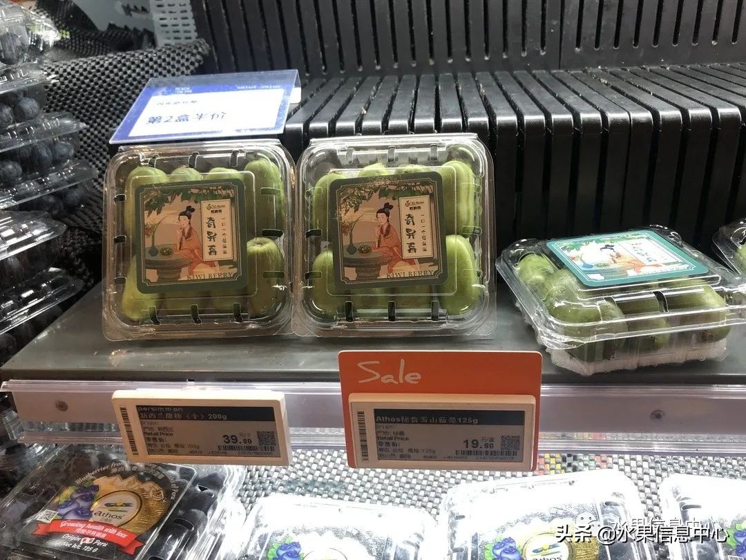 中秋节前，走访两家水果零售店，水果标准化在这里体现的淋漓尽致